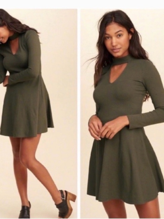Hollister Dresses & Skirts - Hollister M Long-Sleeve Charcoal Gray Keyhole Skater Fit and Flare Medium Dress